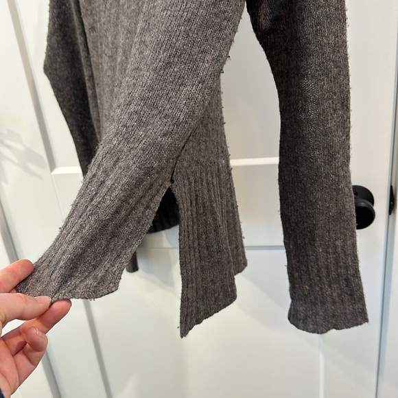 Women’s Sweater Bundle (3) Madewell and Paychi Guh - Picture 10 of 10